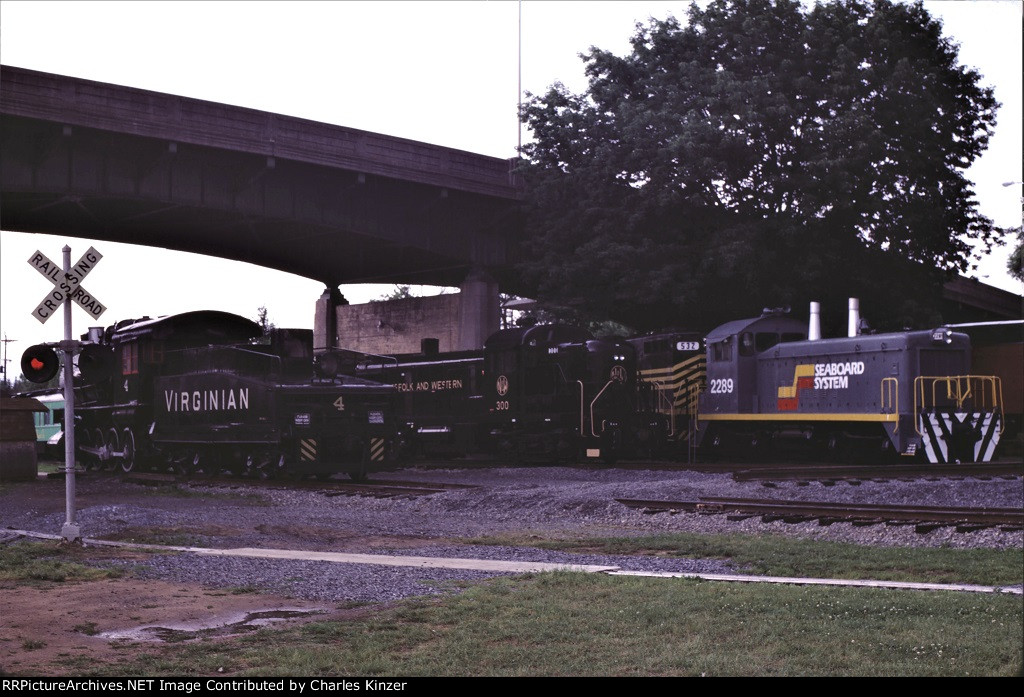 Virginian 4 080, Seaboard SW9 2289, and Norfolk & Western 300 RS3 at the Virginia Museum